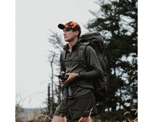 Load image into Gallery viewer, Pursuit Longsleeve Cool & Dry Top Olive