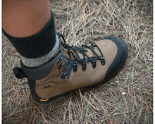 Load image into Gallery viewer, Manitoba Tussock V2 Boots