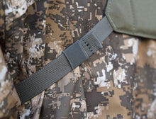 Load image into Gallery viewer, Expedition Binocular Caddy Olive