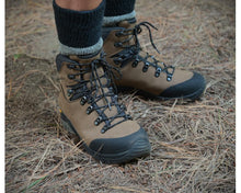 Load image into Gallery viewer, Manitoba Tussock V2 Boots
