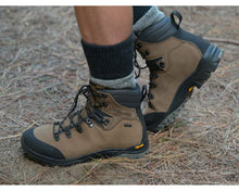 Load image into Gallery viewer, Manitoba Tussock V2 Boots
